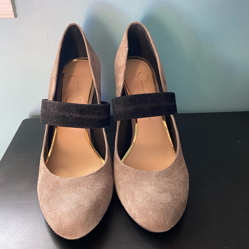 Grey pumps - Picture 2 of 5